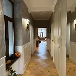 Deluxe Kronhouse