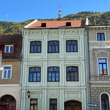 Deluxe Kronhouse Old Town Apartment