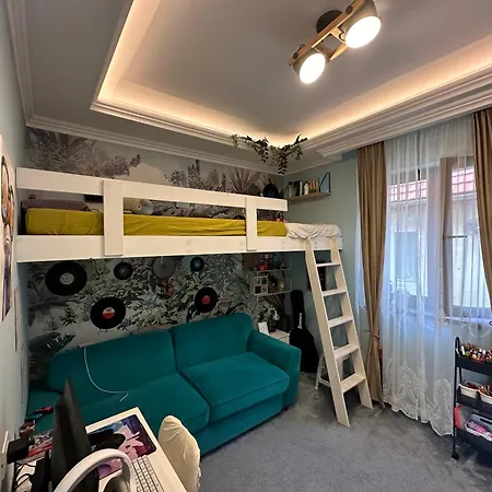 Deluxe Kronhouse *