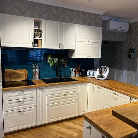 Deluxe Kronhouse *