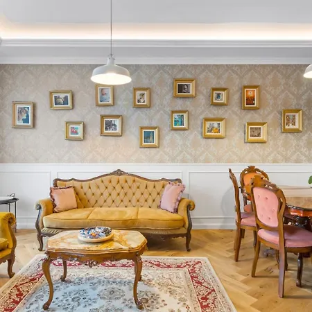 Deluxe Kronhouse Old Town *
