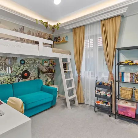 Apartment Deluxe Kronhouse Old Town